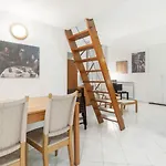 Cosy Holiday Home In Roma With Mezzanine